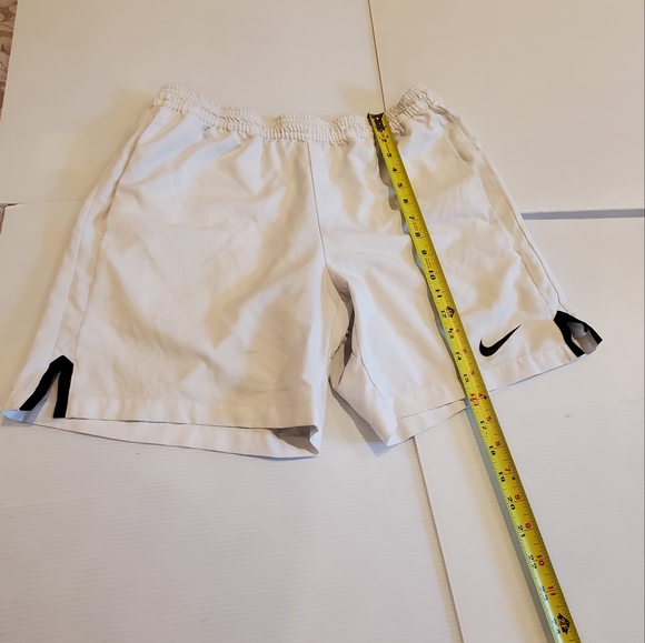 SOLD Nike Women's White Dry Fit Athletic Medium Short Eleastic Band - Picture 7 of 7